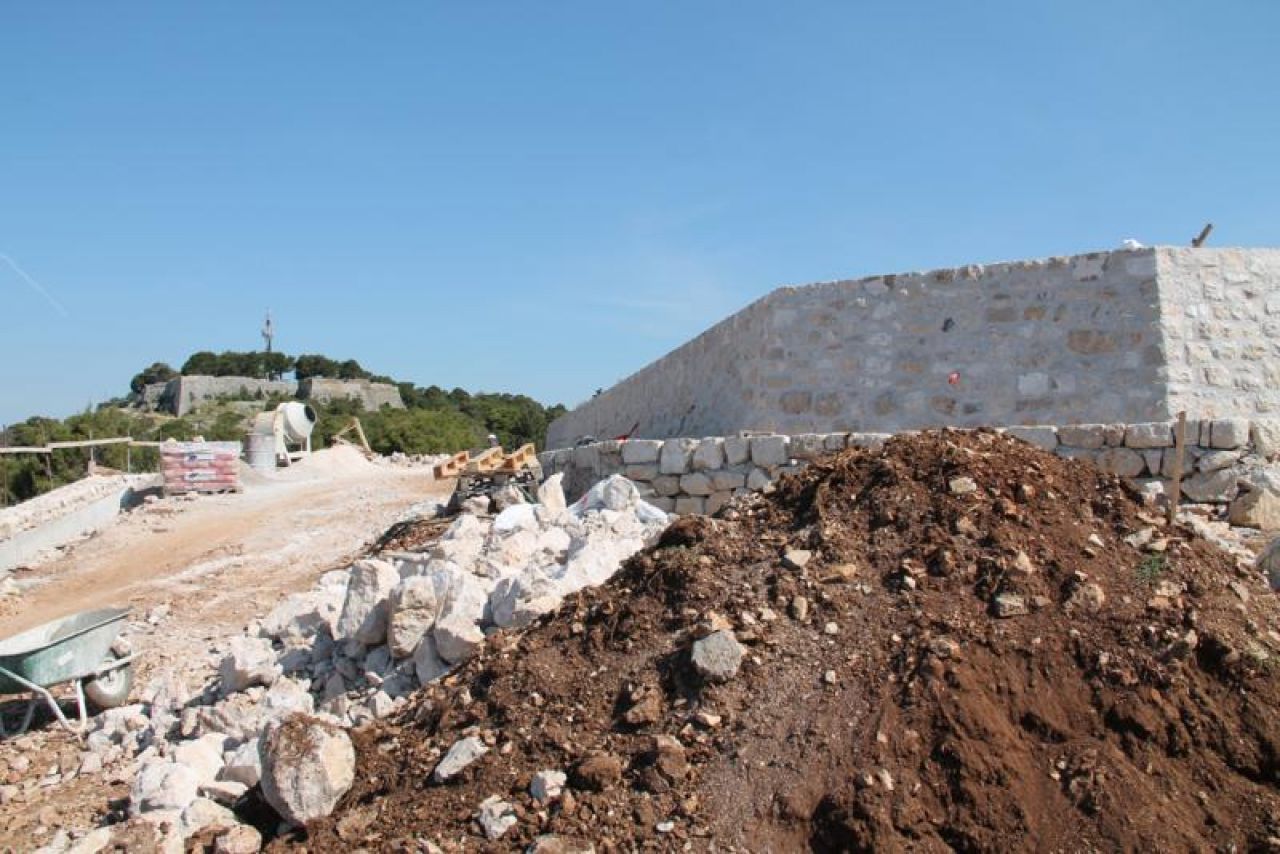 Gradonačelnik obišao radove na tvrđavi Barone