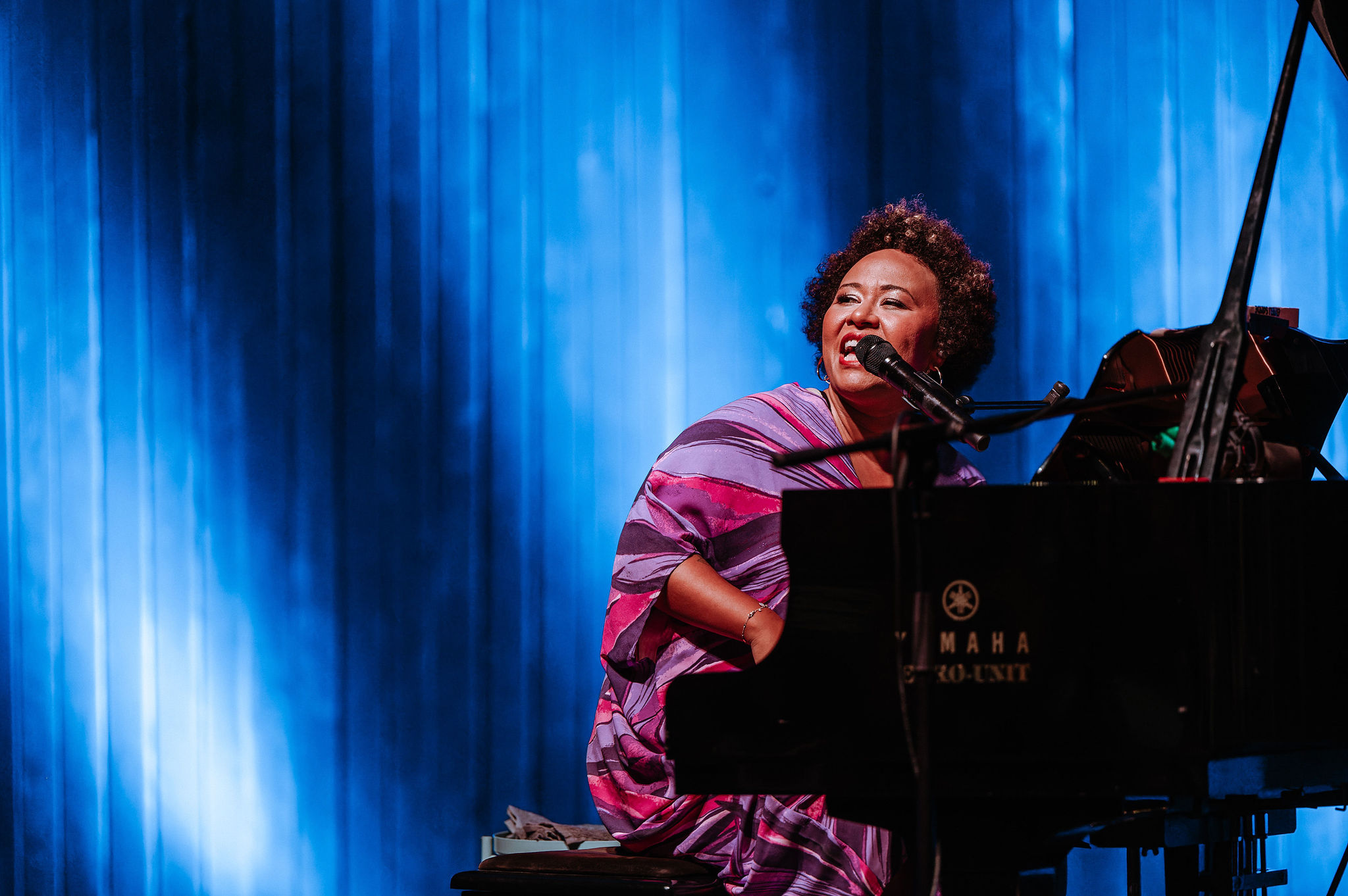 Prekrasna večer na Mihovilu: Emeli Sandé oduševila solo izvedbom na klaviru!